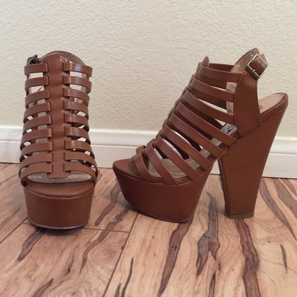 🍁 TRENDY STEVE MADDEN CAGED CHUNKY WEDGE HEELS 🍁 - Picture 1 of 4